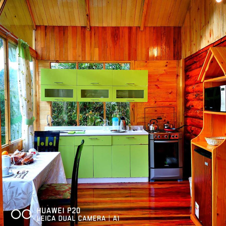 Hassinger Ranch Cabanas Oxapampa Exteriör bild